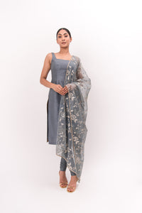 Shenena Sethi kameez set